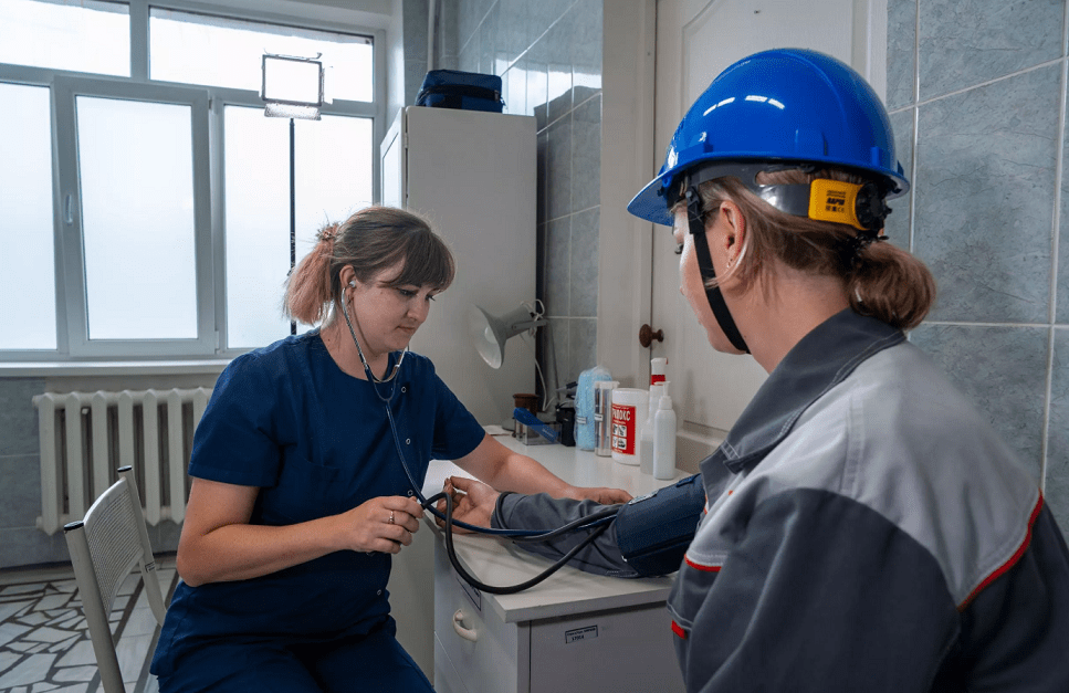 Благовещенский завод ОМК расширил пакет медуслуг по полису для сотрудников