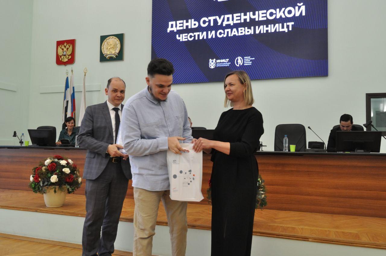 Благовещенский завод ОМК отметил лучших студентов базового института УГНТУ