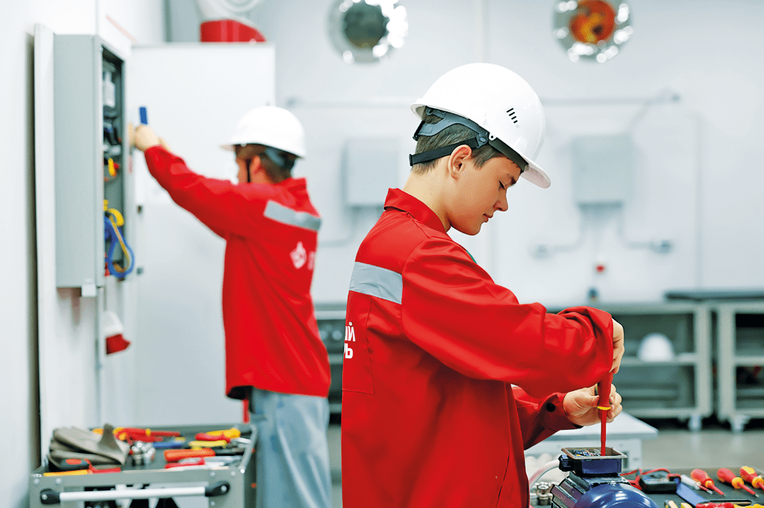 При поддержке «Красного октября» начали обучение 100 первокурсников профильных колледжей